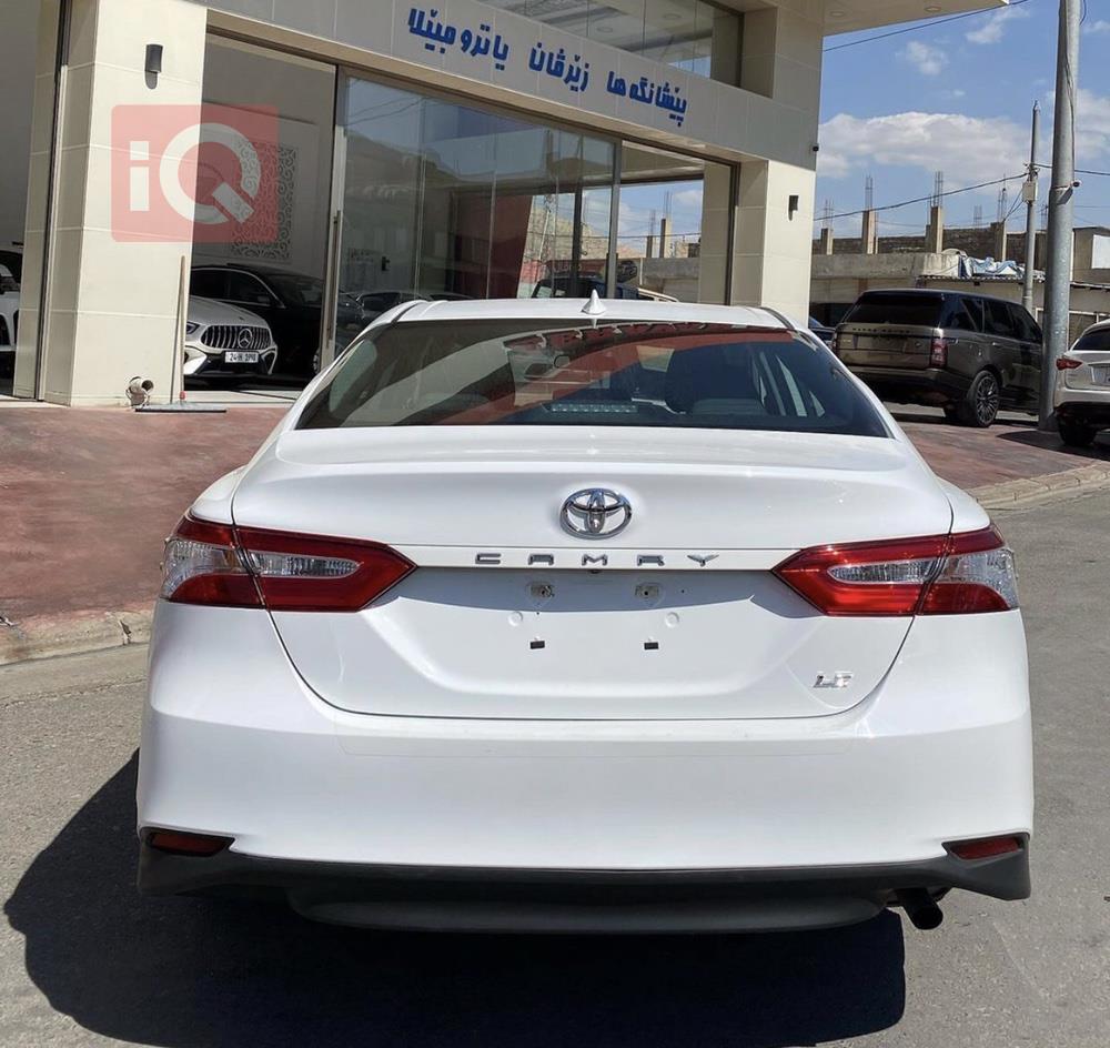 تۆیۆتا کامری